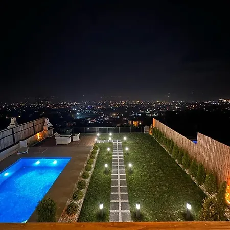 مكان تخييم Alit Garden